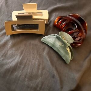 Set of 4 Hair Claw Clips in Neutral Tones